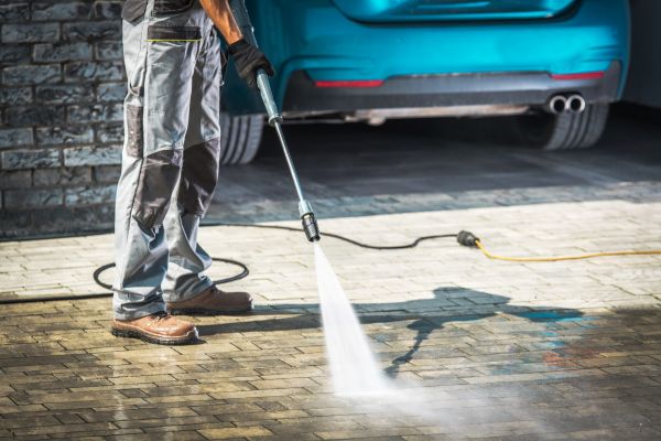 Cost of Driveway Pressure Washing in Navarre