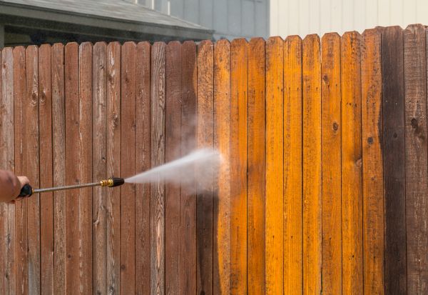 Cost of Fence Power Washing in Navarre