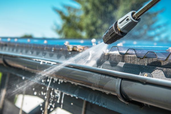 Cost of Gutter Pressure Washing in Navarre