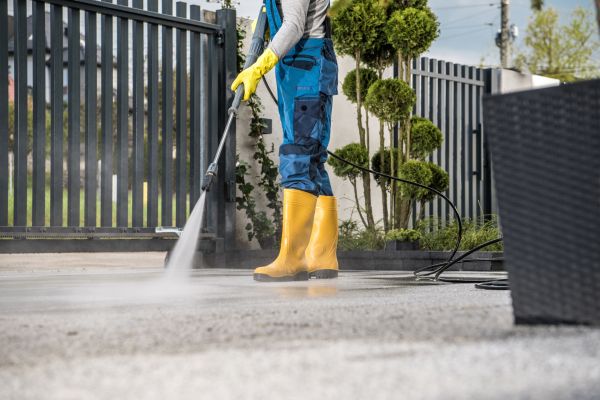 Cost of Driveway Power Washing in Navarre