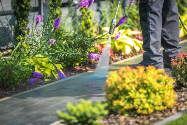 Cost of Sidewalk Pressure Washing in Navarre