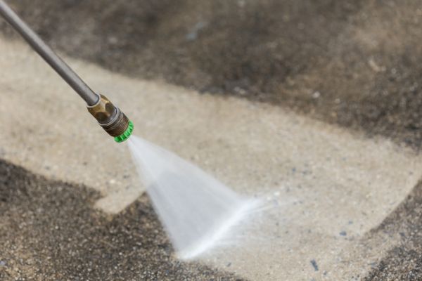 Cost of Garage Floor Power Washing in Navarre
