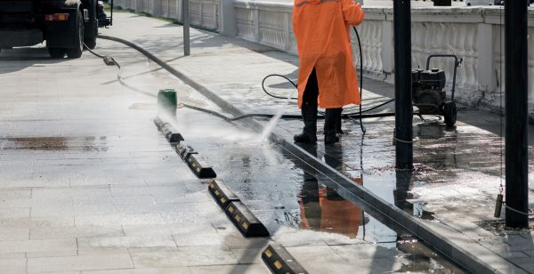 Cost of Parking Lot Pressure Washing in Navarre