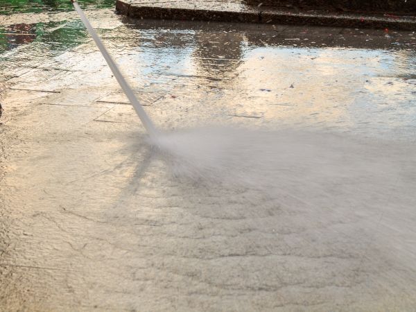 Cost of Pavement Cleaning Service in Navarre