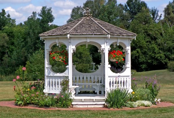 Cost of Gazebo Cleaning in Navarre