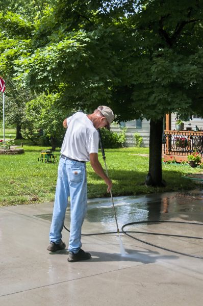 Cost of Driveway Concrete Cleaning in Navarre