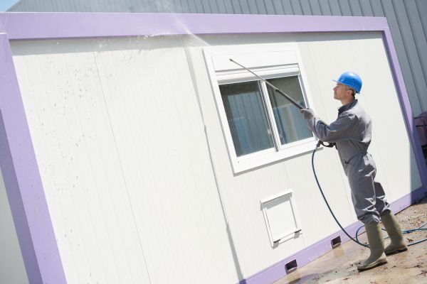 Cost of Apartment Pressure Washing in Navarre