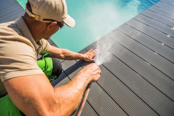 Cost of Pool Area Power Washing in Navarre